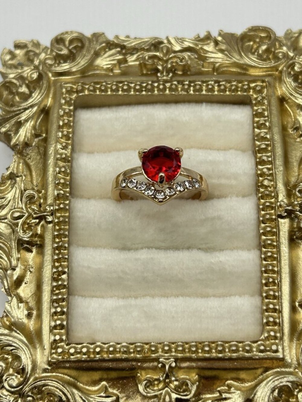 Gold Tone Red Stone Rhinestone Cocktail Ring Size 7.5 Chevron Retro Style Gift - Picture 5 of 12